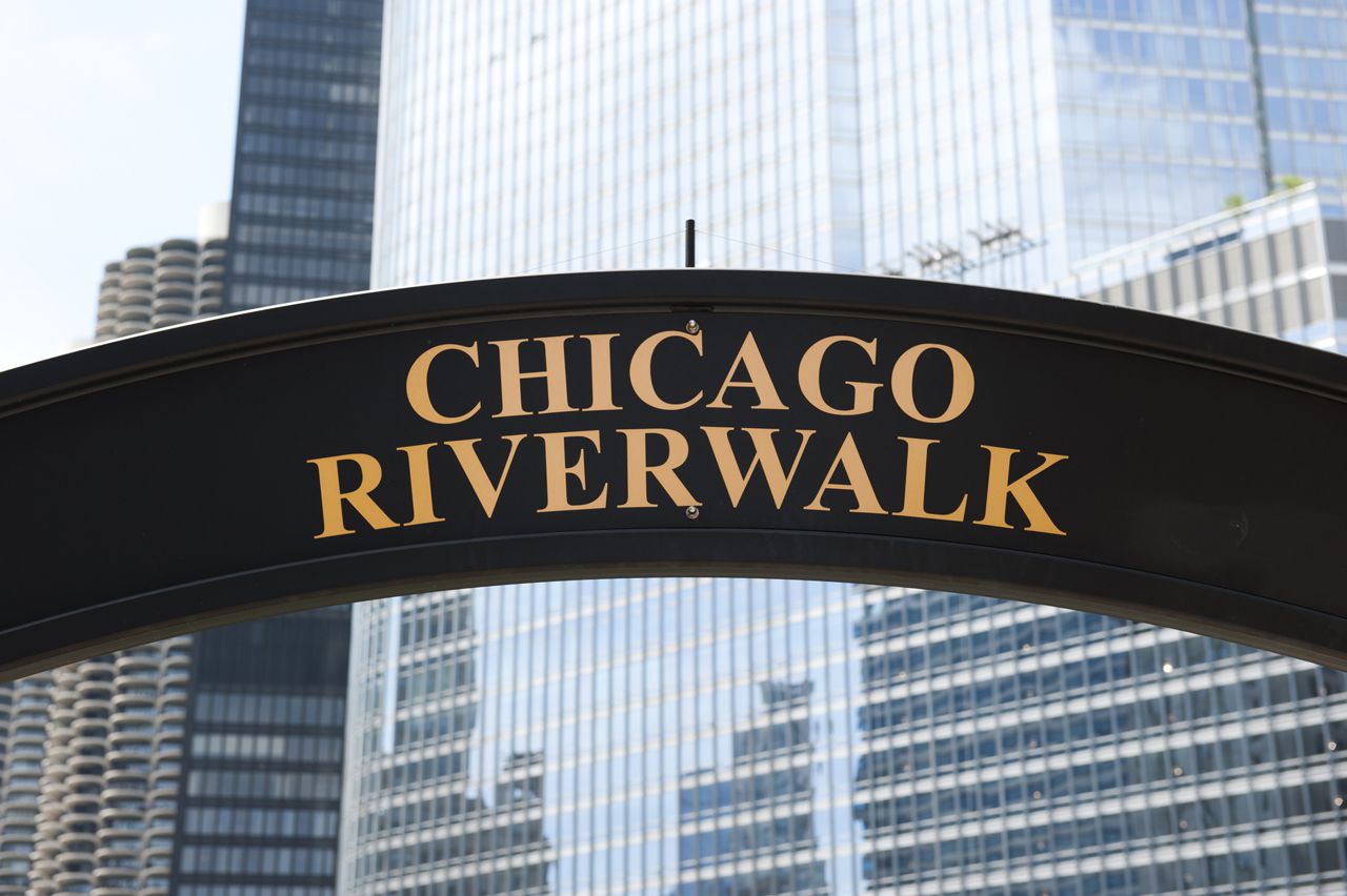 Trip to Chicago Riverwalk
